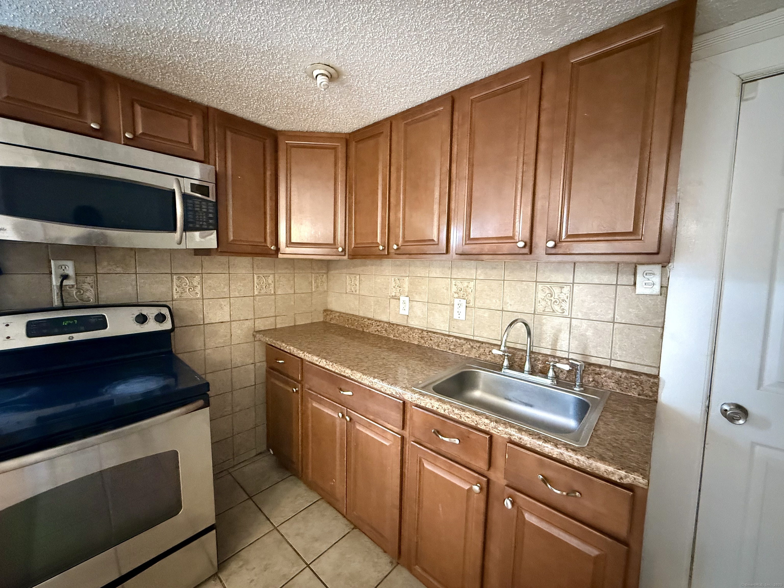 39 Holmes Avenue New Britain CT 06053