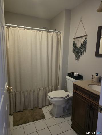 20 Georges Court Waterbury CT 06708