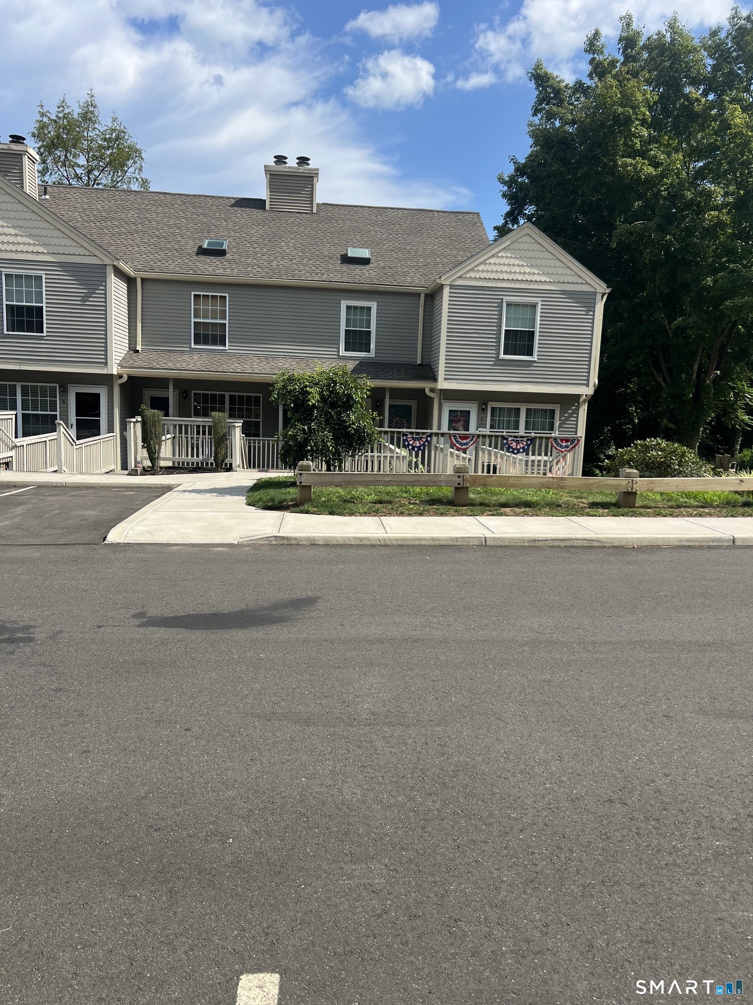 4 Manorwood Drive Branford CT 06405