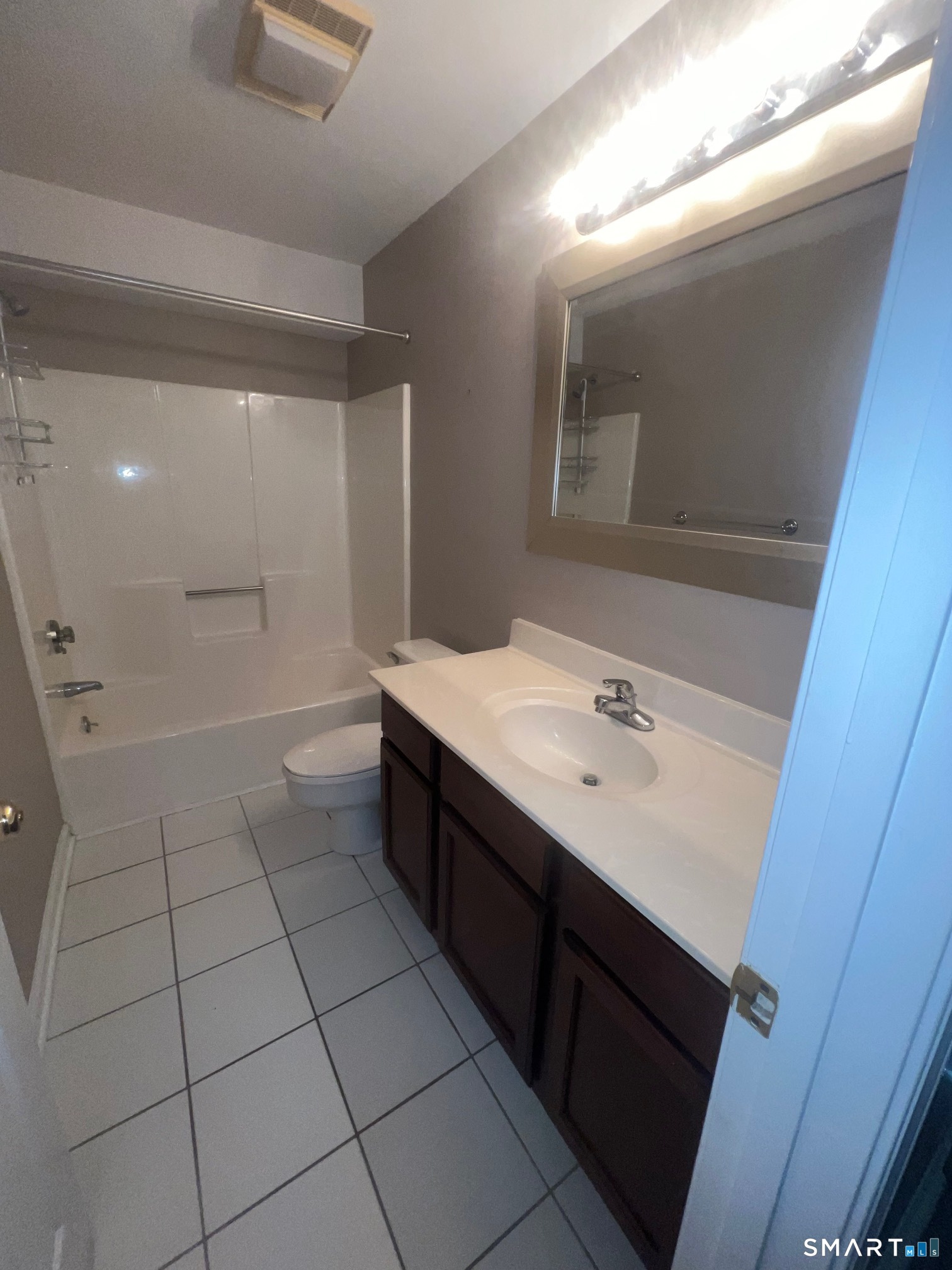 4 Manorwood Drive Branford CT 06405