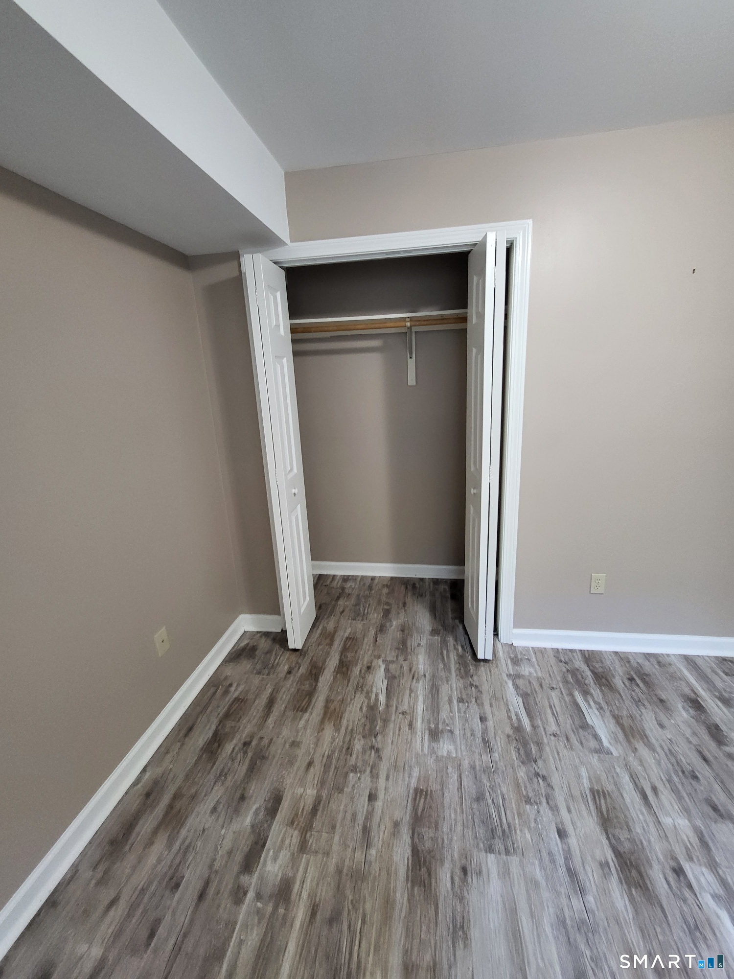 4 Manorwood Drive Branford CT 06405
