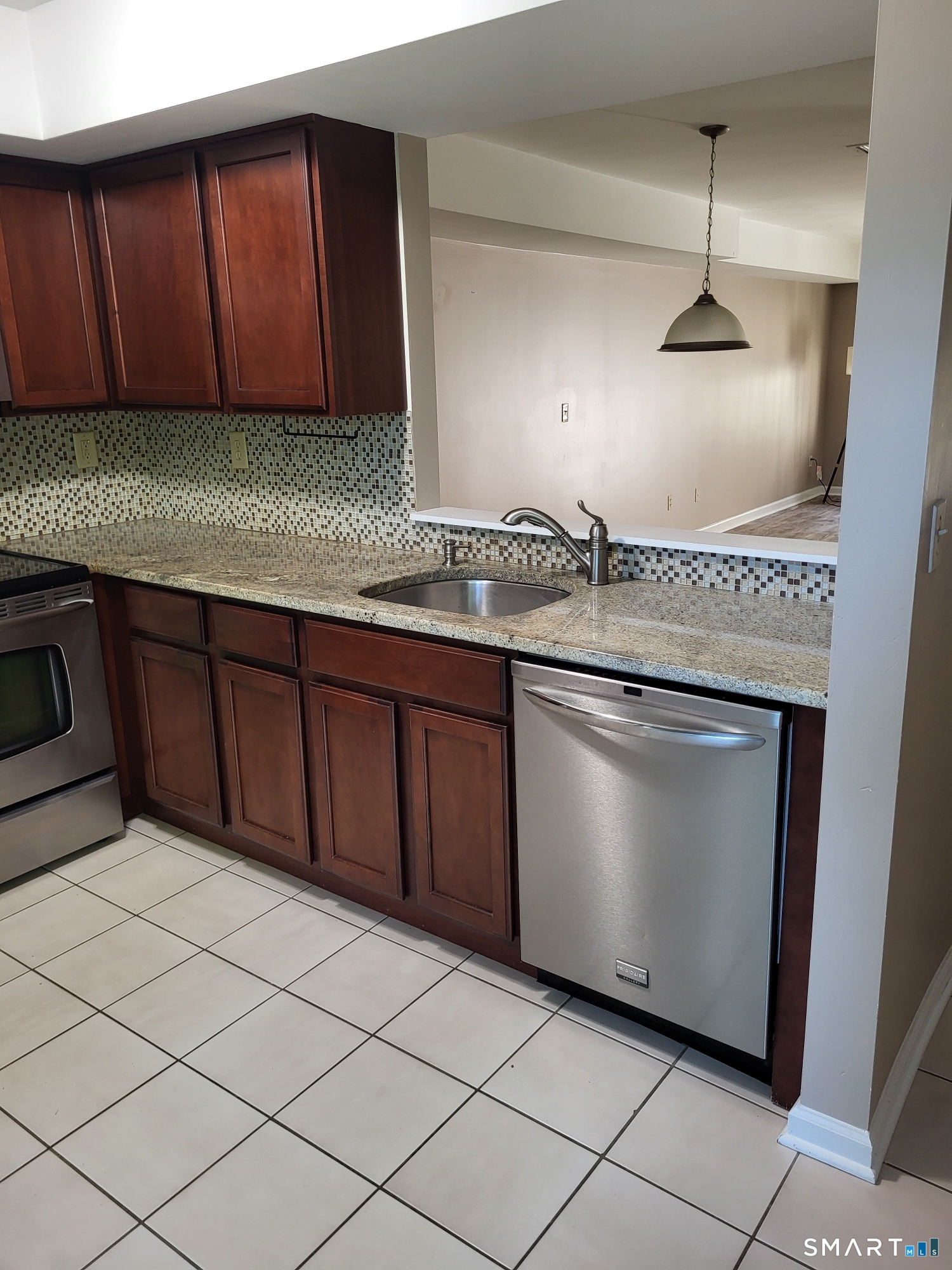 4 Manorwood Drive Branford CT 06405