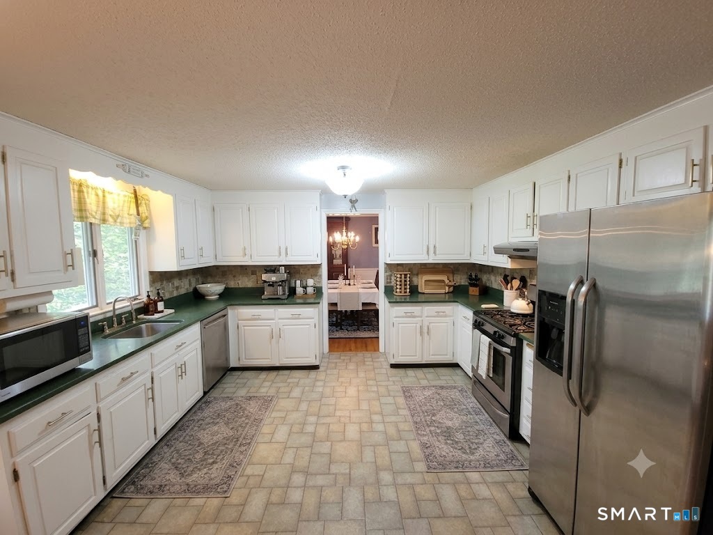 51 Riverside Drive South Windsor CT 06074