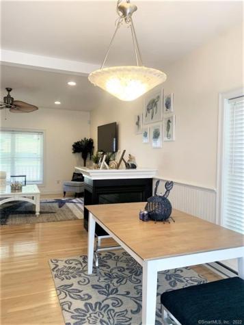 17 Spring Glen Road East Lyme CT 06357