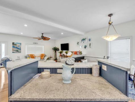 17 Spring Glen Road East Lyme CT 06357