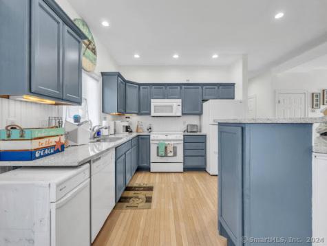 17 Spring Glen Road East Lyme CT 06357