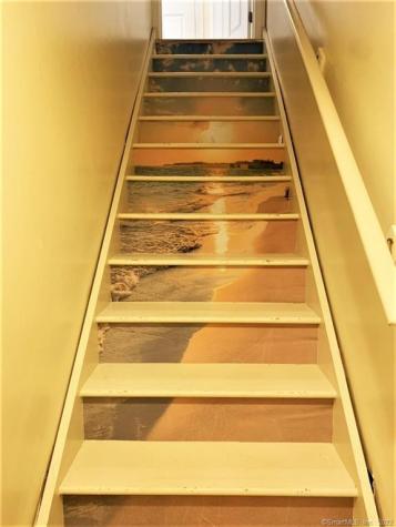 17 Spring Glen Road East Lyme CT 06357