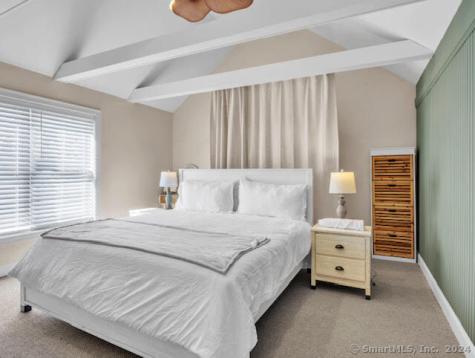 17 Spring Glen Road East Lyme CT 06357