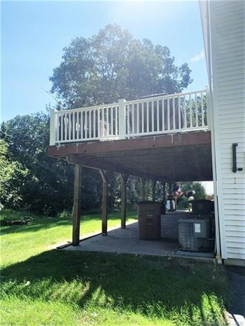 17 Spring Glen Road East Lyme CT 06357