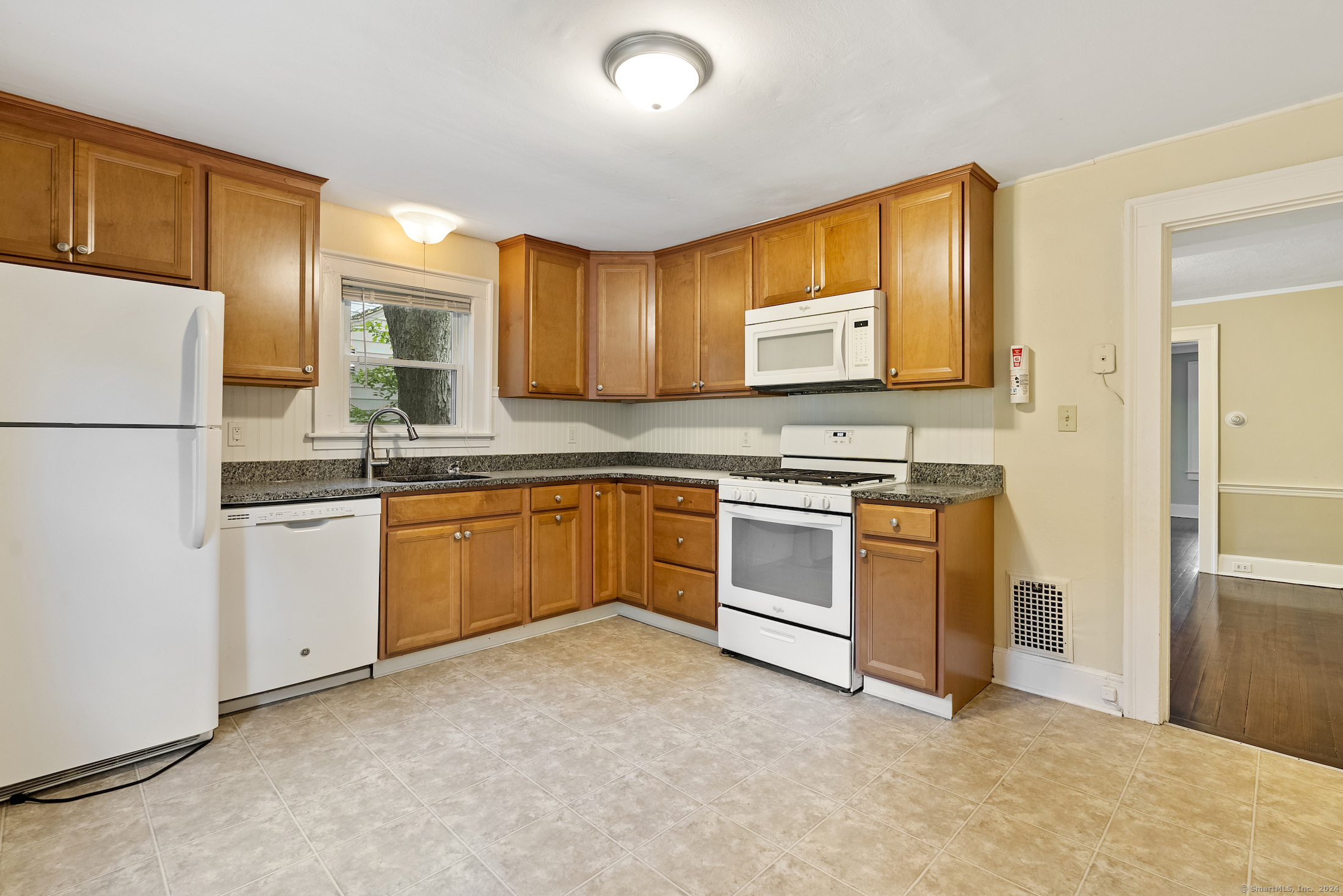 148 Woodrow Street West Hartford CT 06107