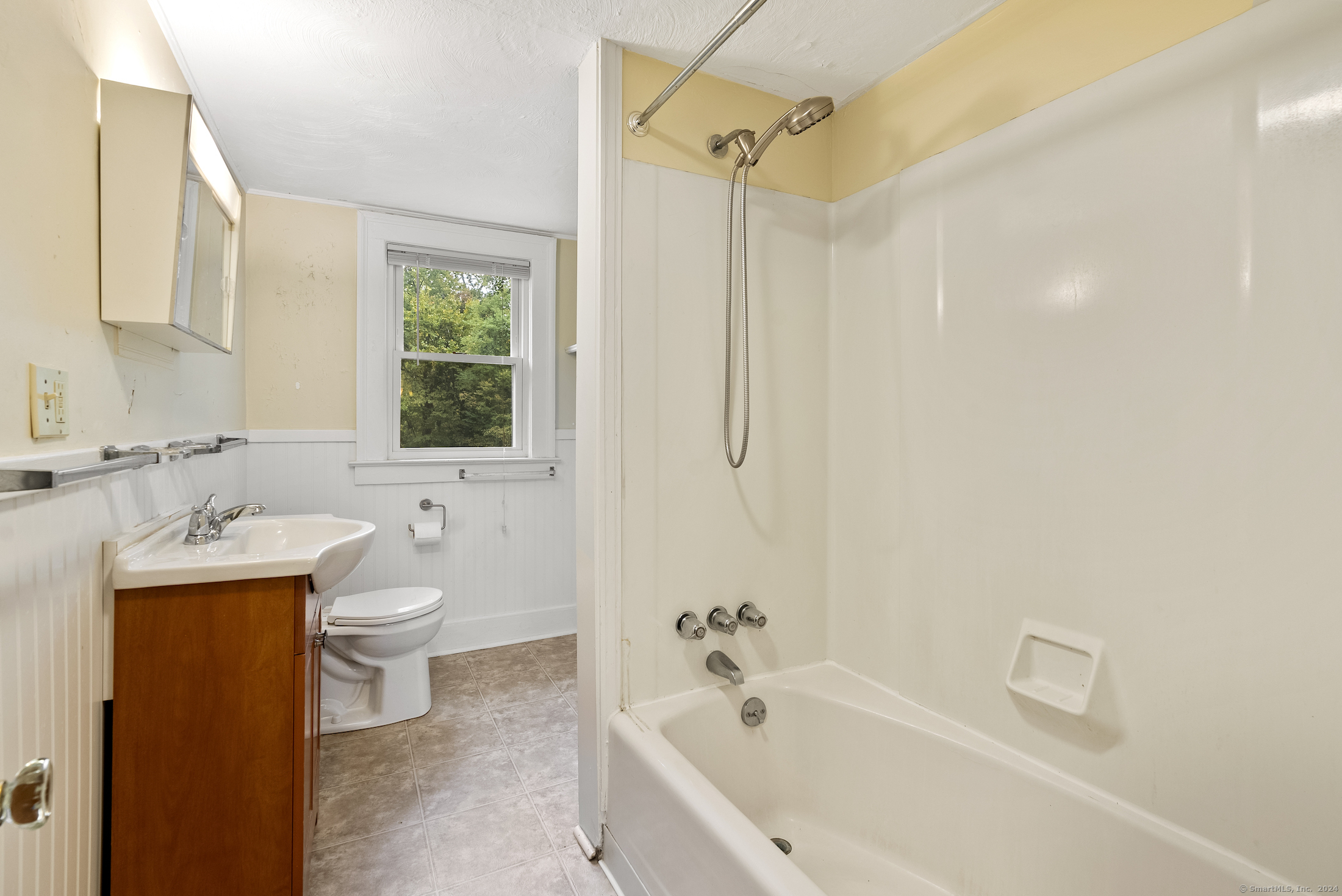 148 Woodrow Street West Hartford CT 06107