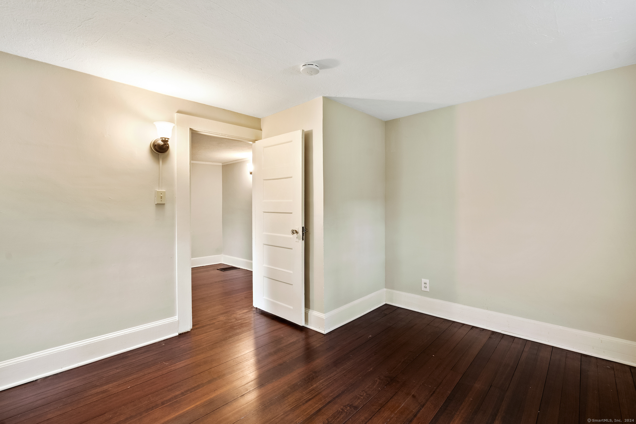 148 Woodrow Street West Hartford CT 06107