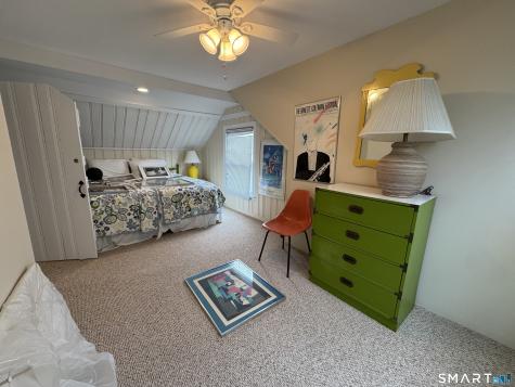 42 Parkway South New London CT 06320