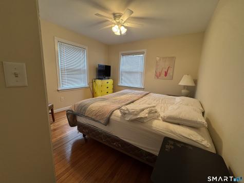42 Parkway South New London CT 06320