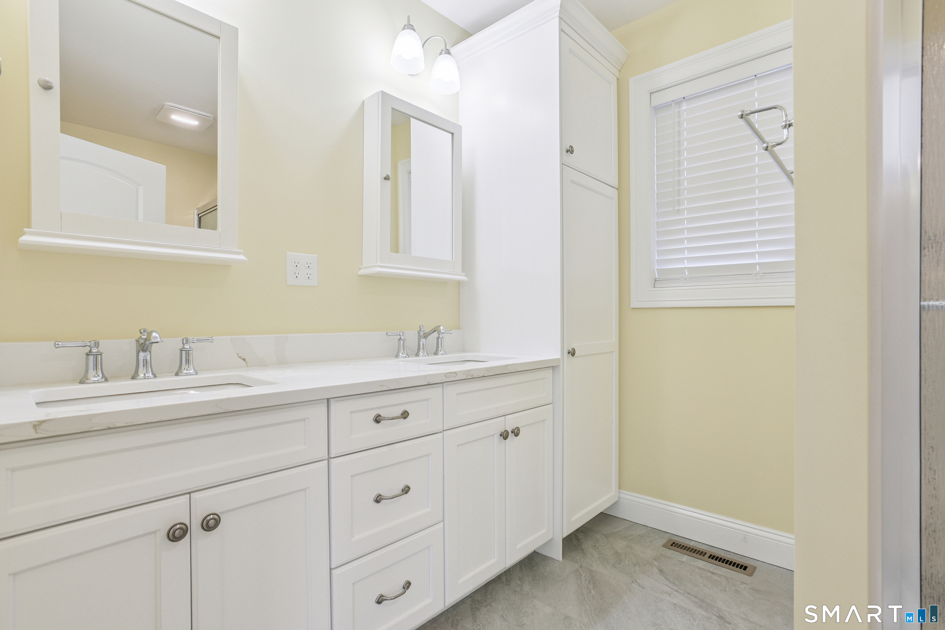 90 Applegate Southington CT 06489