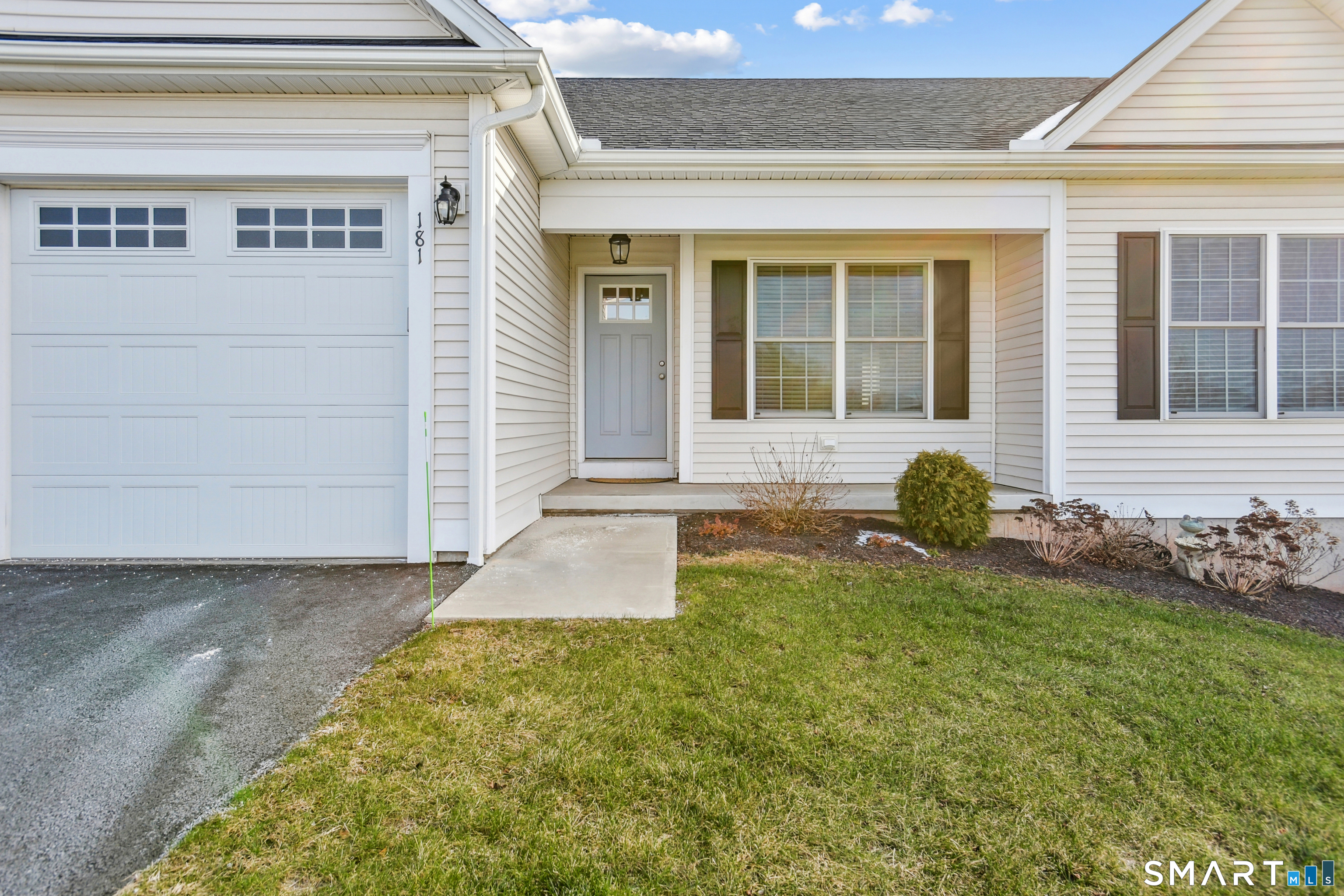 90 Applegate Southington CT 06489