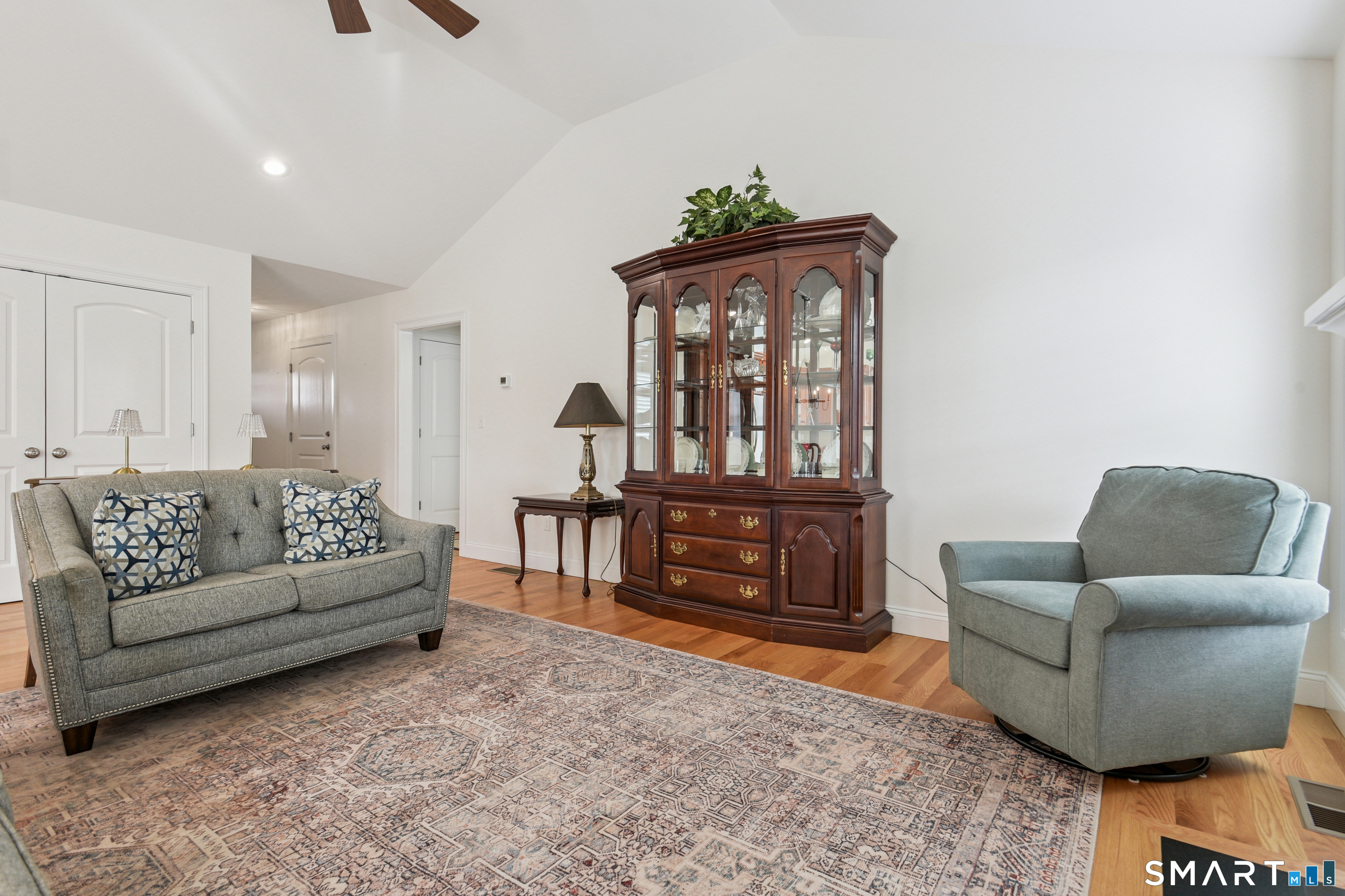 90 Applegate Southington CT 06489