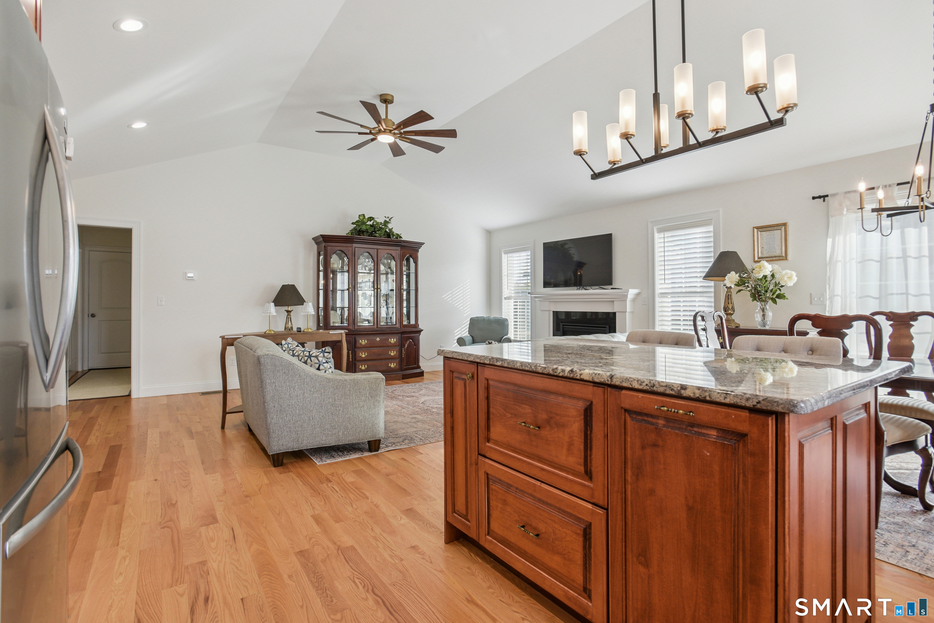 90 Applegate Southington CT 06489