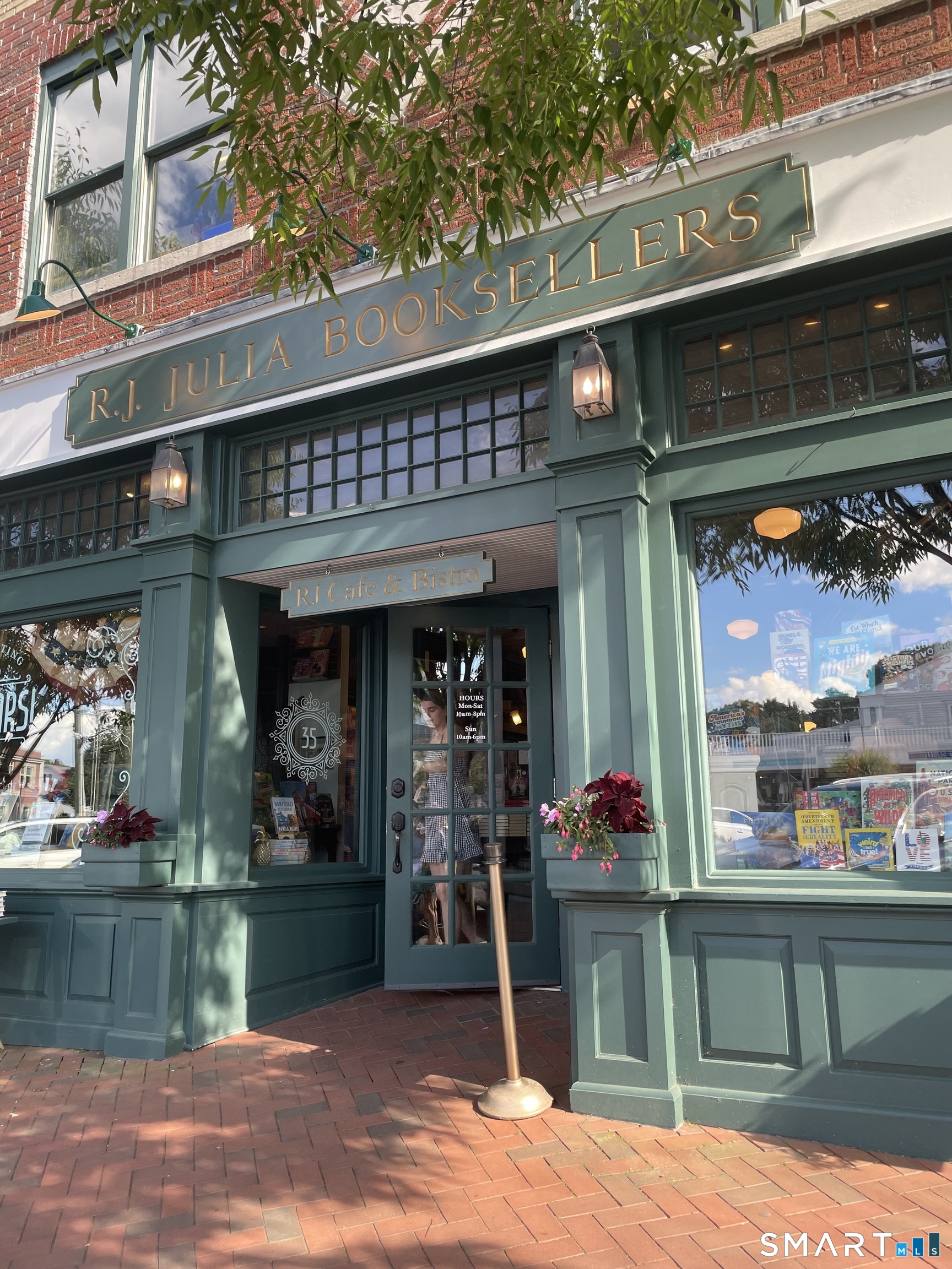 1023 Boston Post Road Madison CT 06443