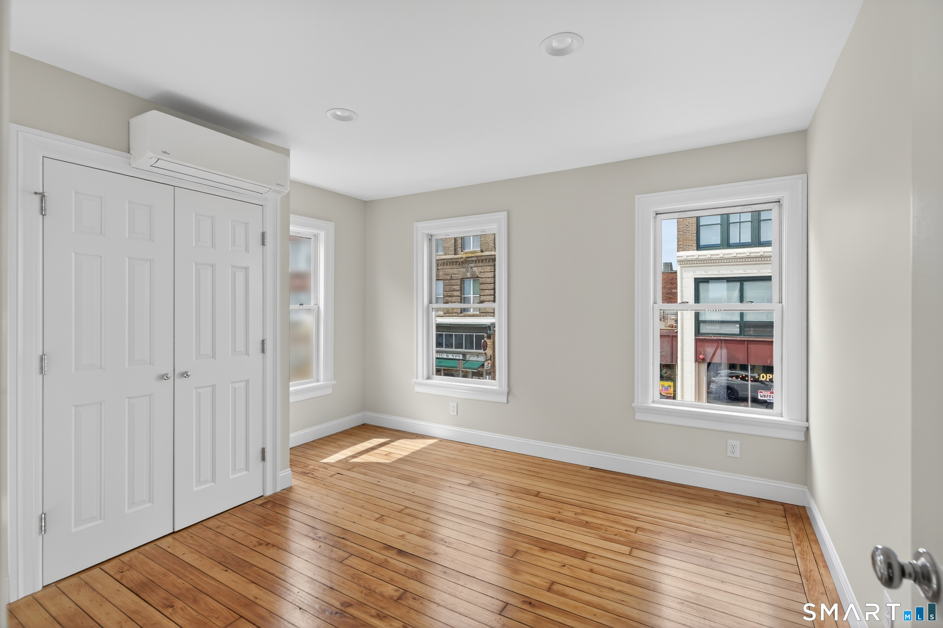 138 Bank Street New London CT 06320