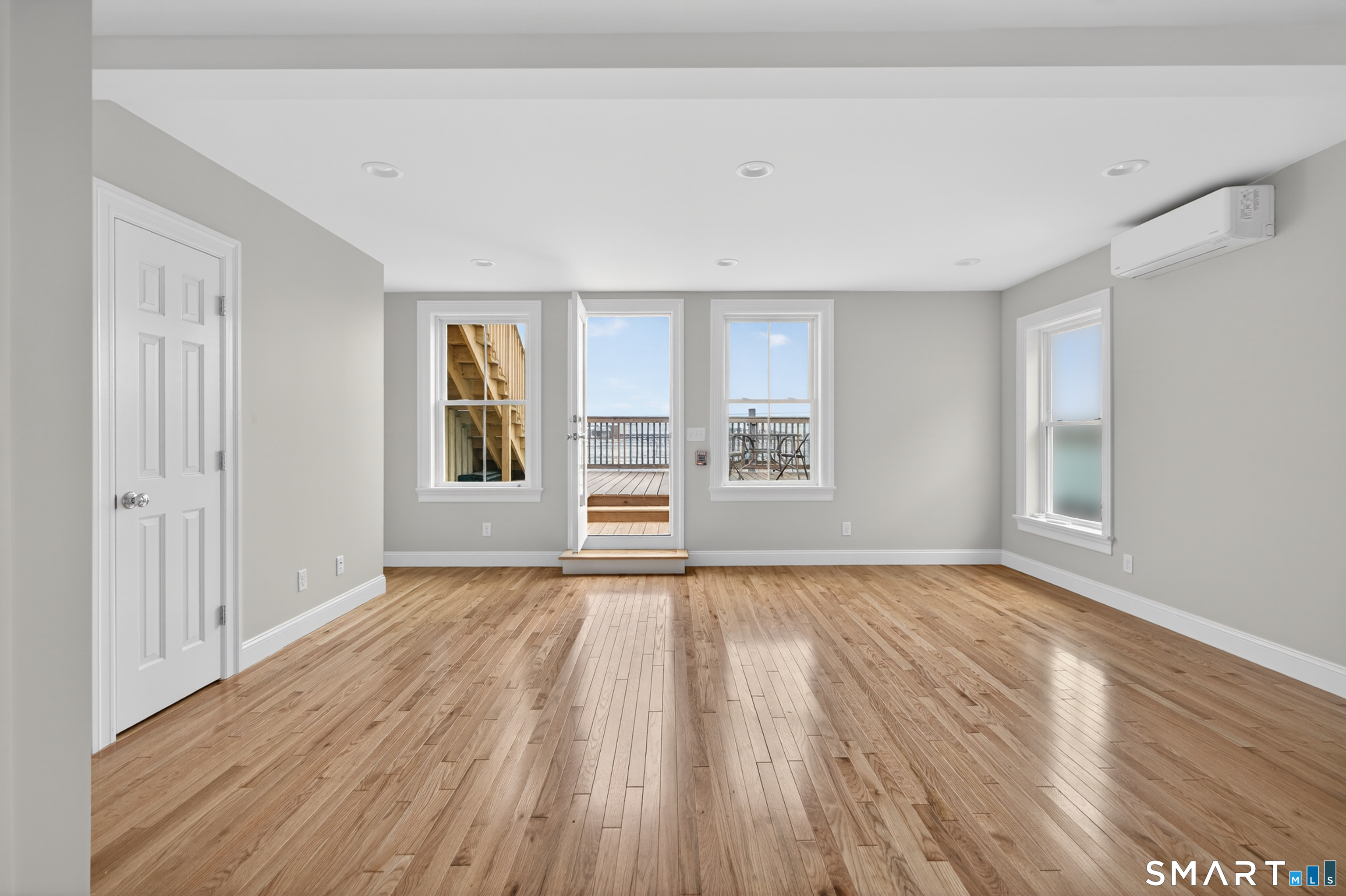 138 Bank Street New London CT 06320