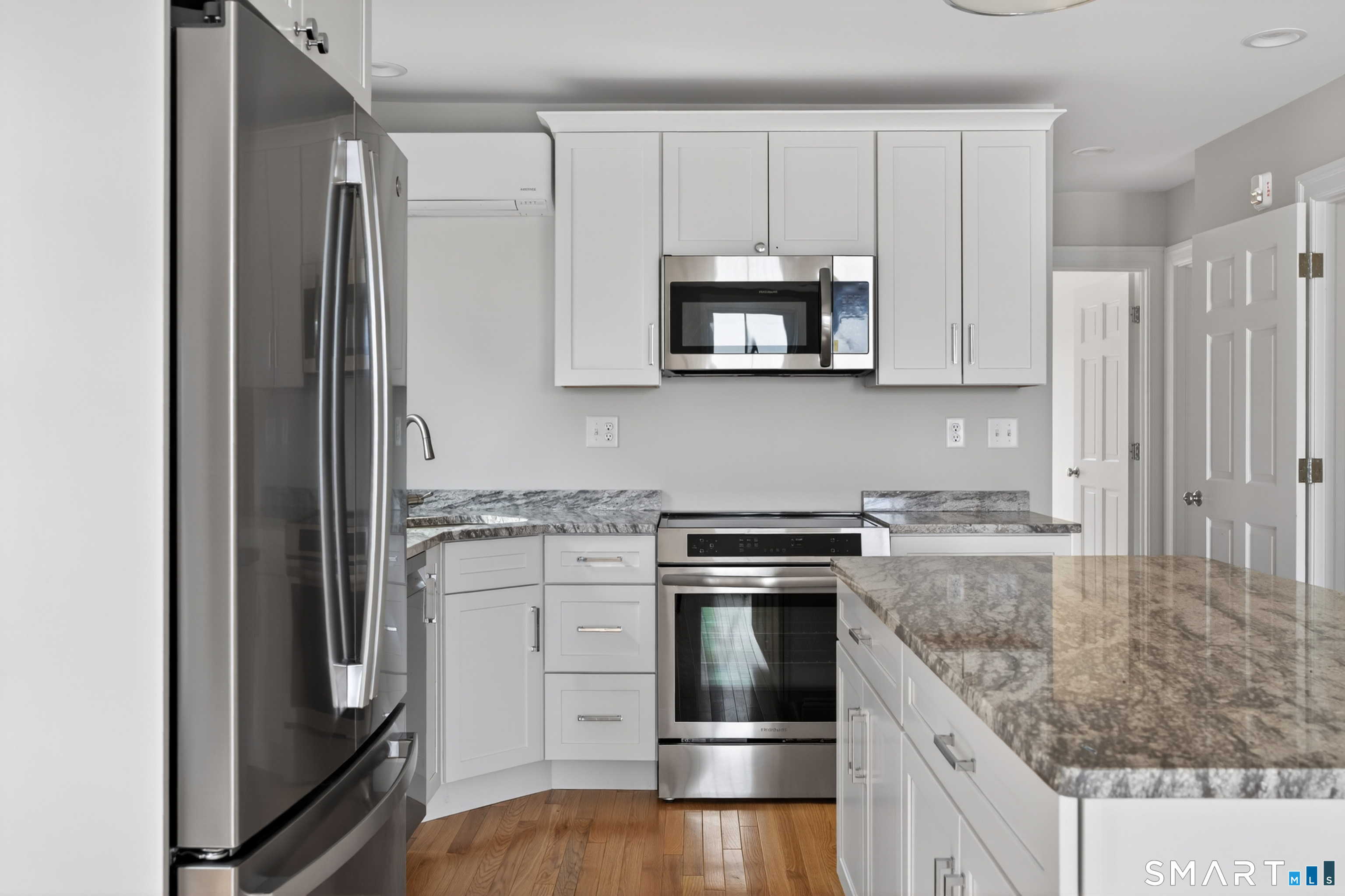 138 Bank Street New London CT 06320