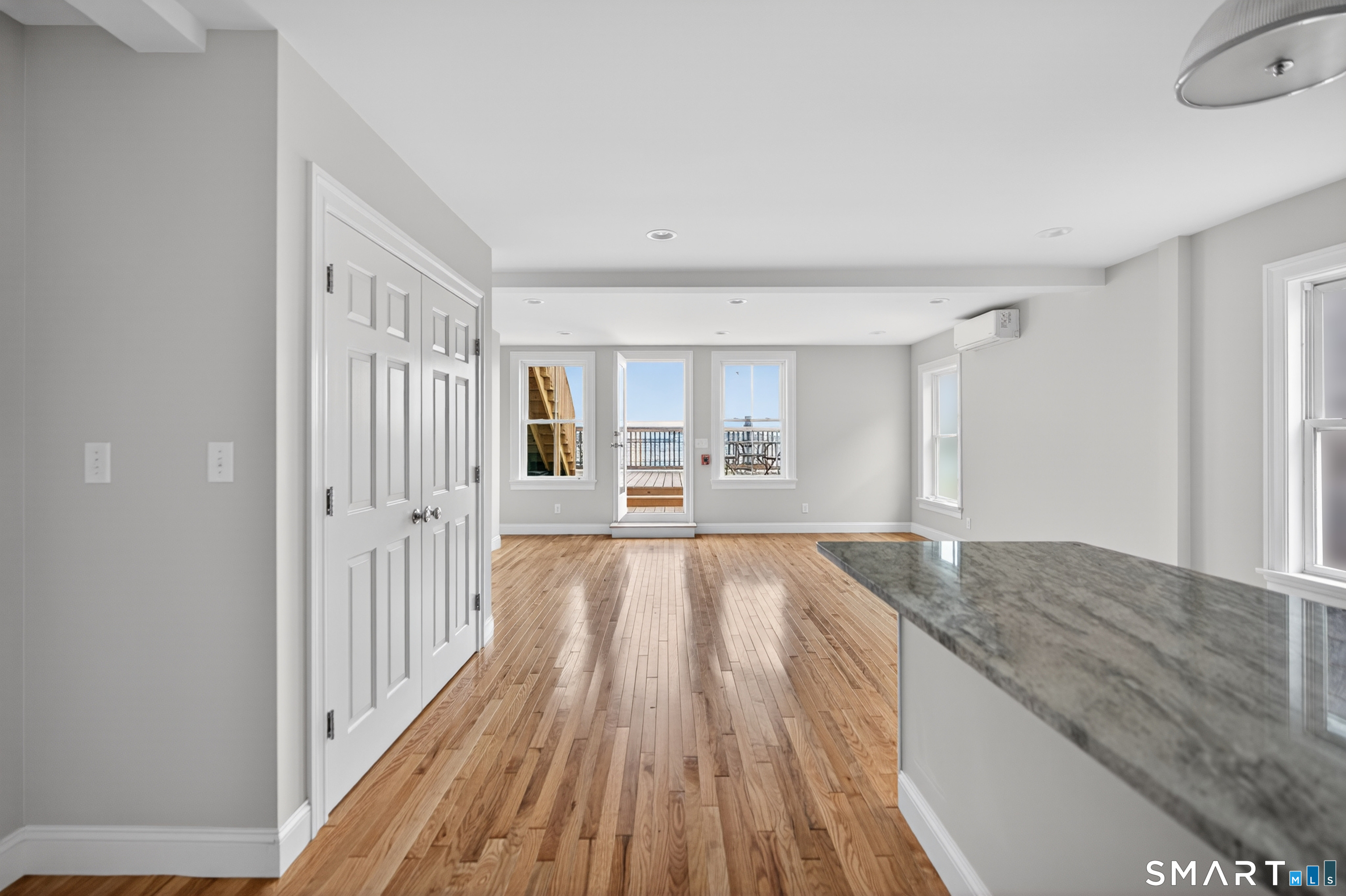 138 Bank Street New London CT 06320