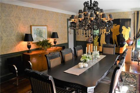 11 Pleasant Street Woodbury CT 06798