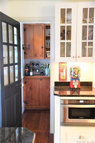 11 Pleasant Street Woodbury CT 06798