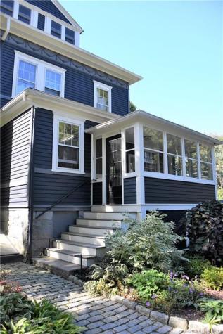 11 Pleasant Street Woodbury CT 06798