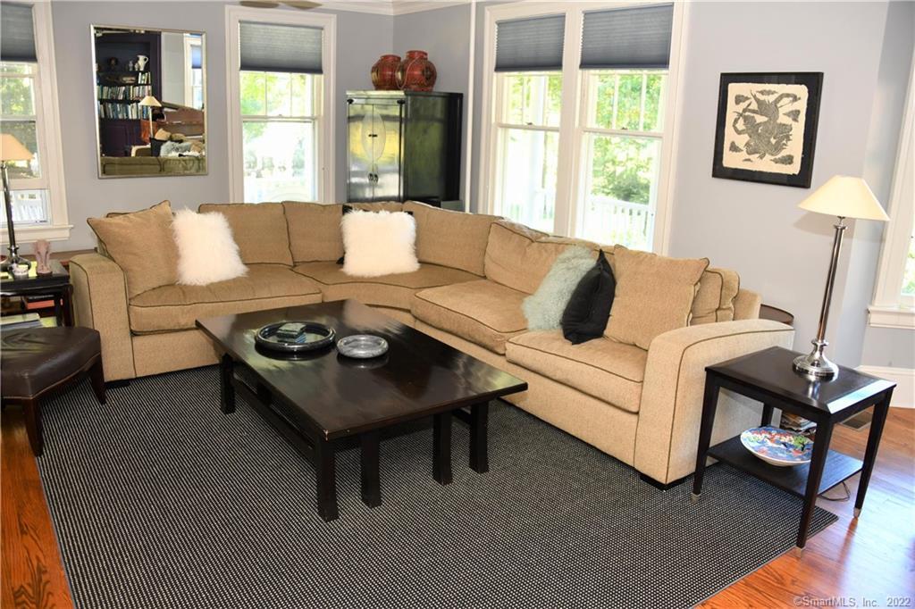 11 Pleasant Street Woodbury CT 06798
