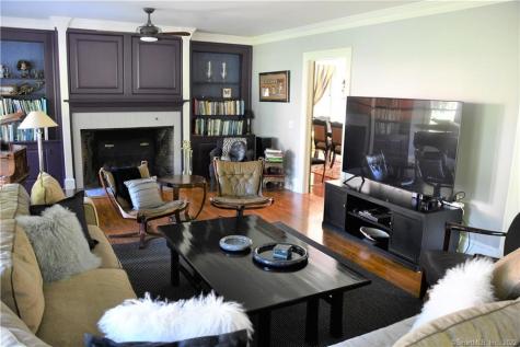 11 Pleasant Street Woodbury CT 06798