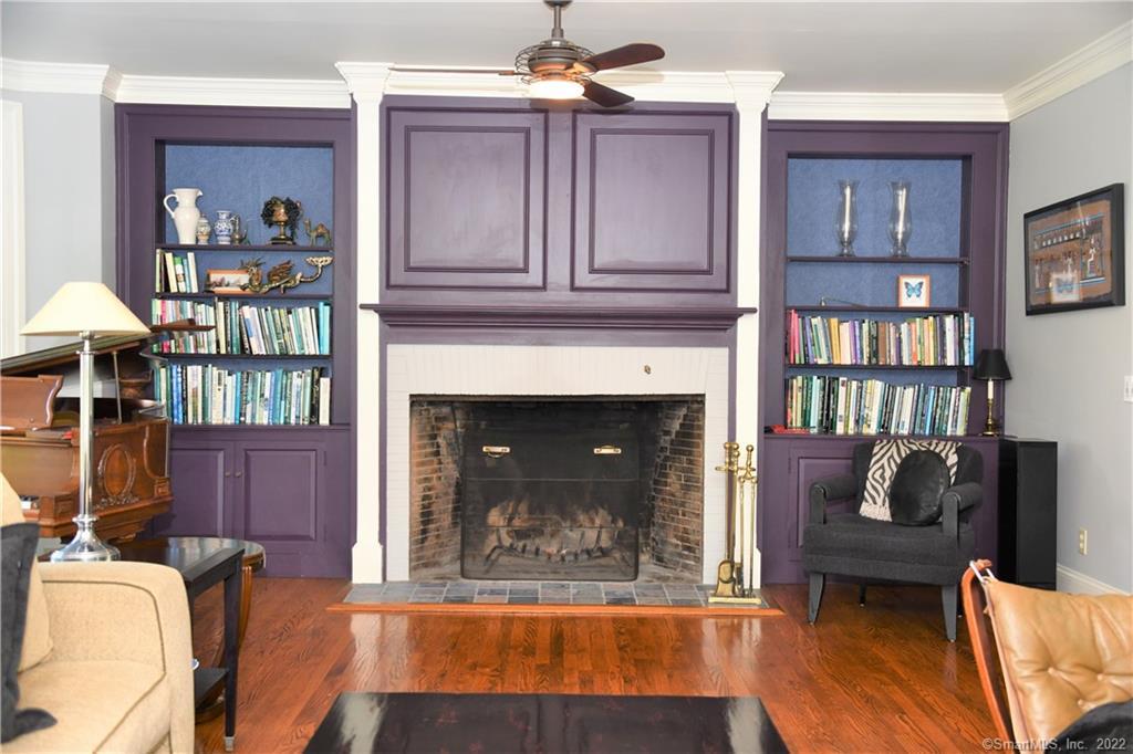 11 Pleasant Street Woodbury CT 06798