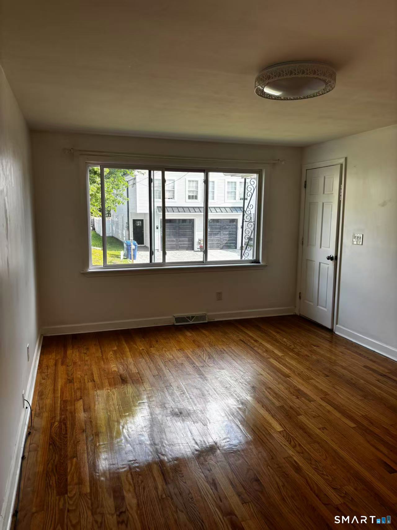 31 Manila Avenue Woodbridge CT 06525