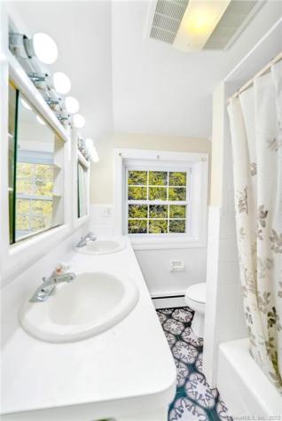 443 Benson Road Middlebury CT 06762
