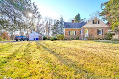 443 Benson Road Middlebury CT 06762