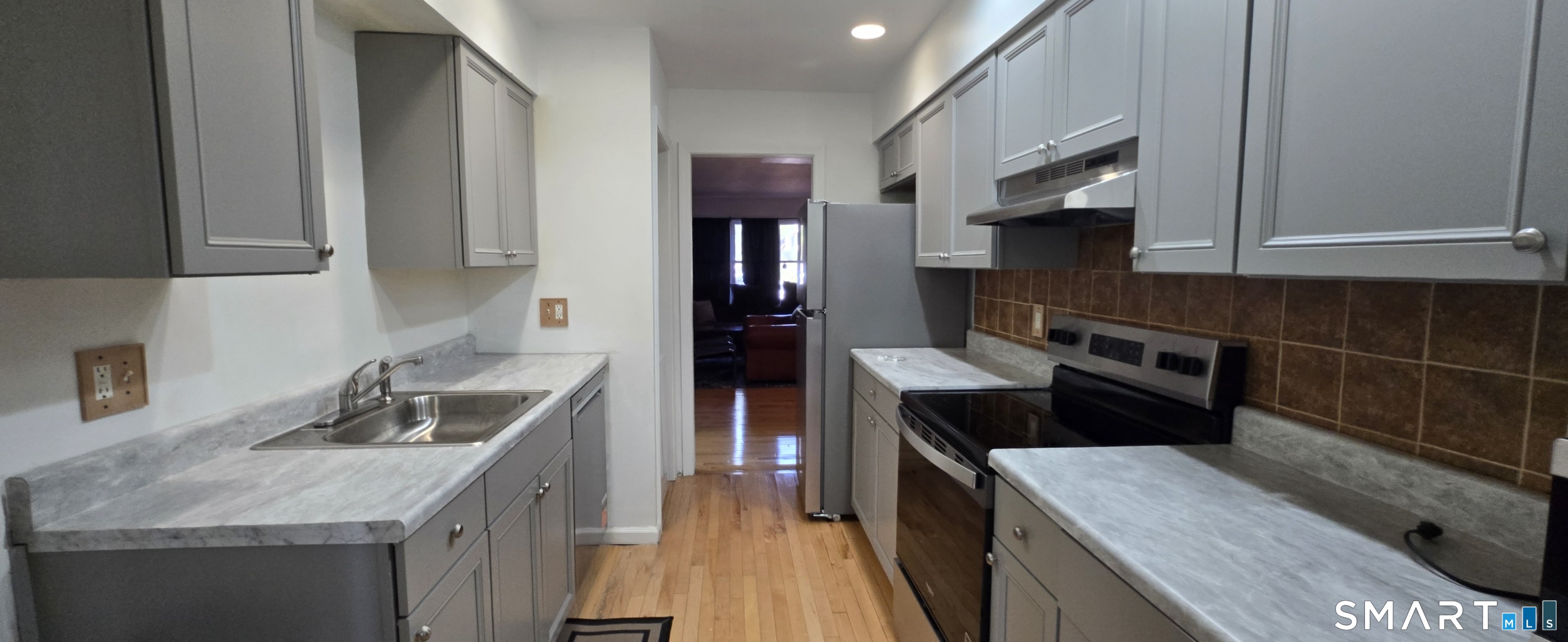 409 Glendale Avenue Bridgeport CT 06606