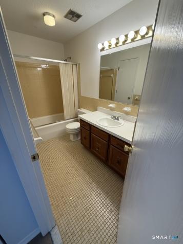 104 Wellington Drive Farmington CT 06032