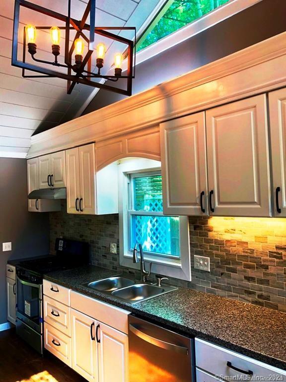 108 Cortland Circle West Hartford CT 06110