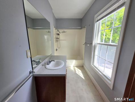 26 Maple Street Windsor CT 06095