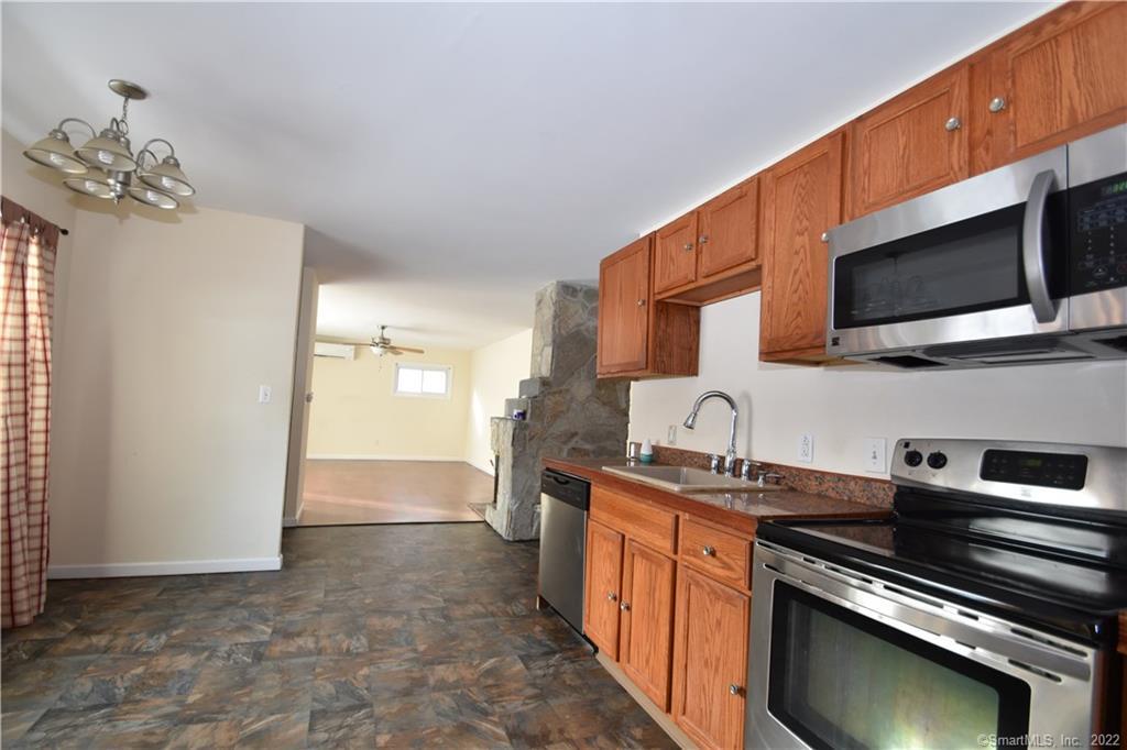 85 Conway Road Manchester CT 06042