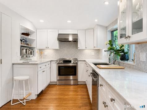 124 Rowayton Avenue Norwalk CT 06853