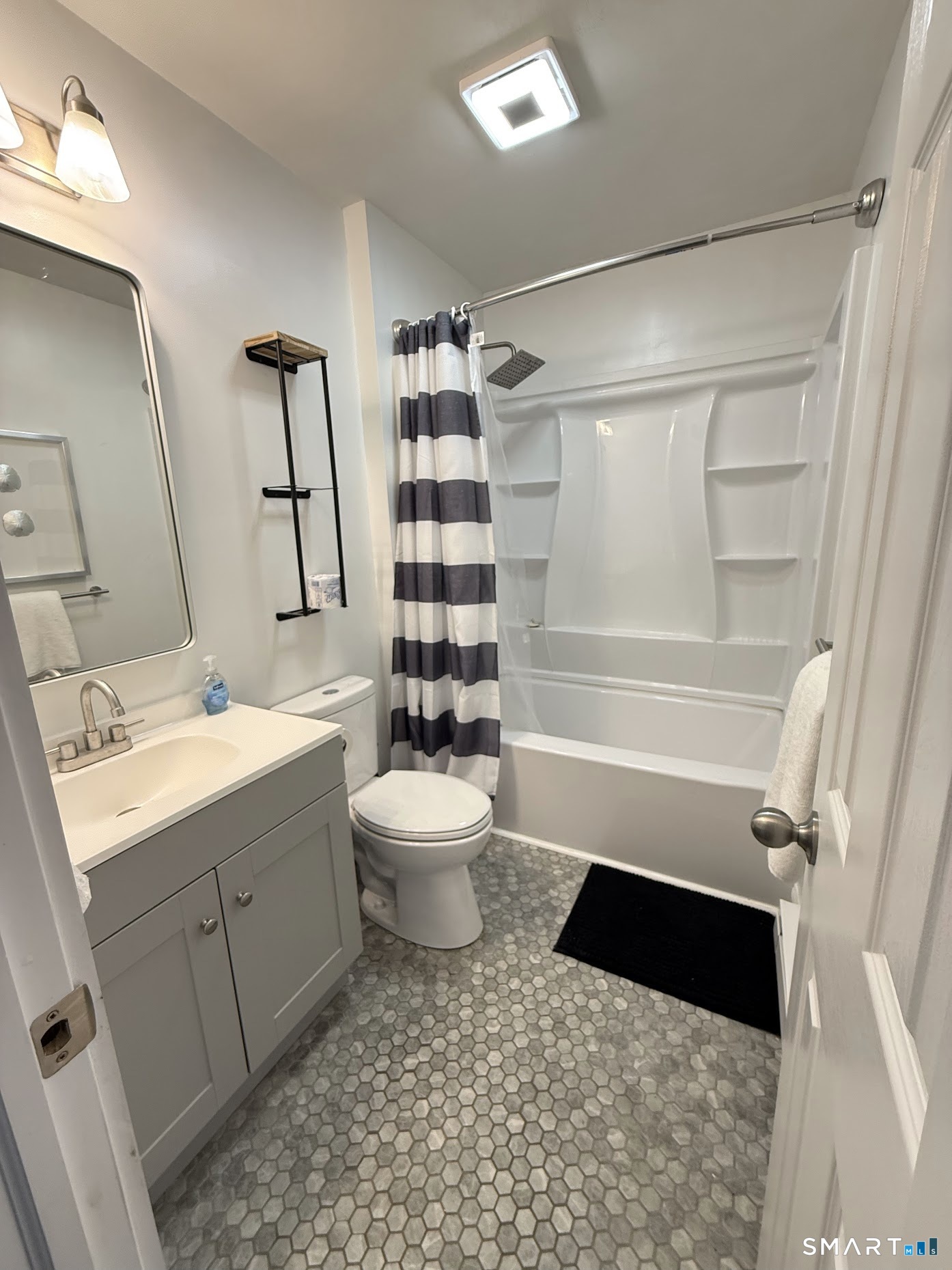 9 Falls River Circle Essex CT 06442