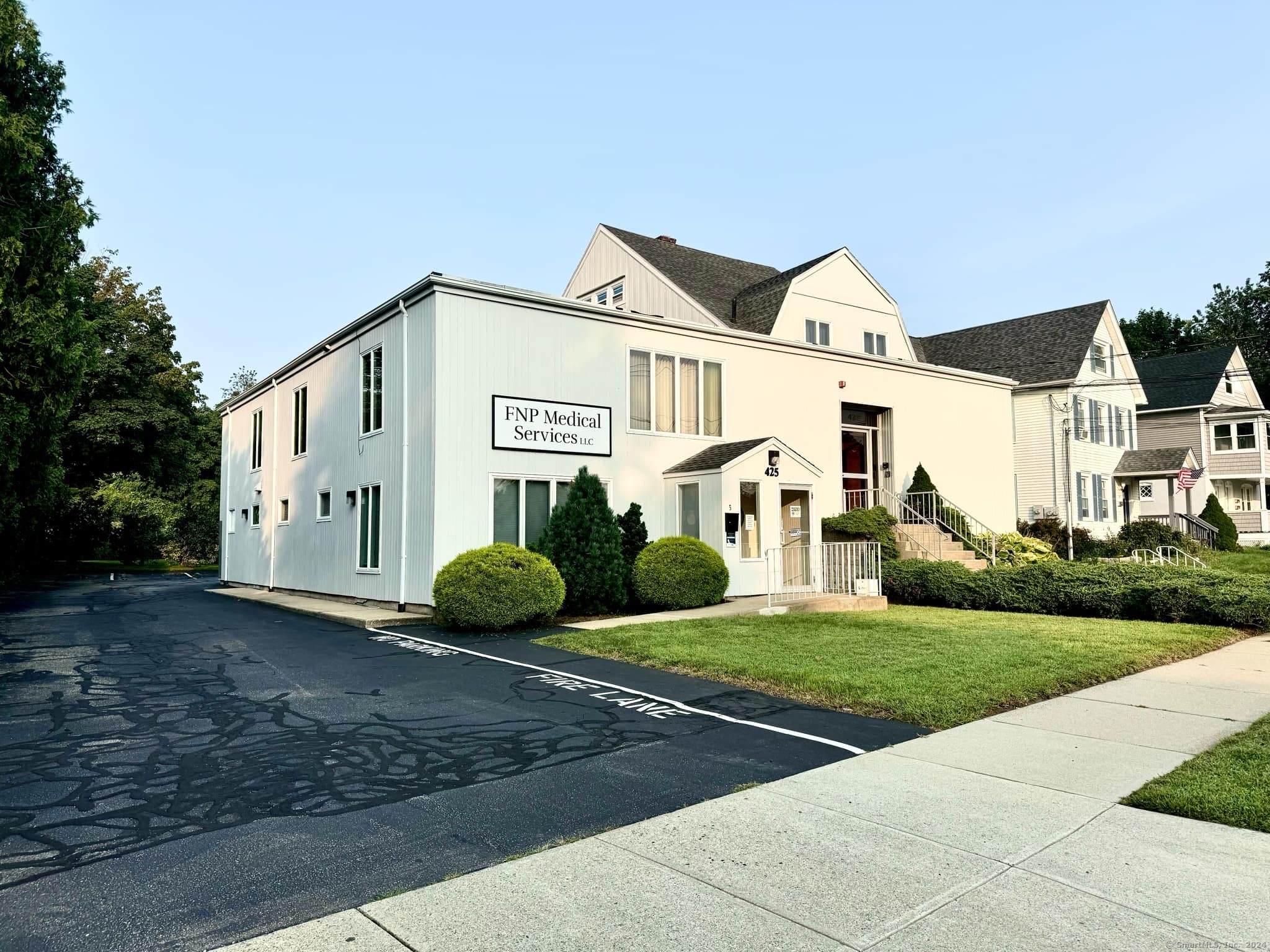 425 Montauk Avenue New London CT 06320