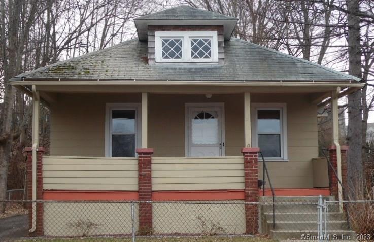 21 Moore Court New London CT 06320