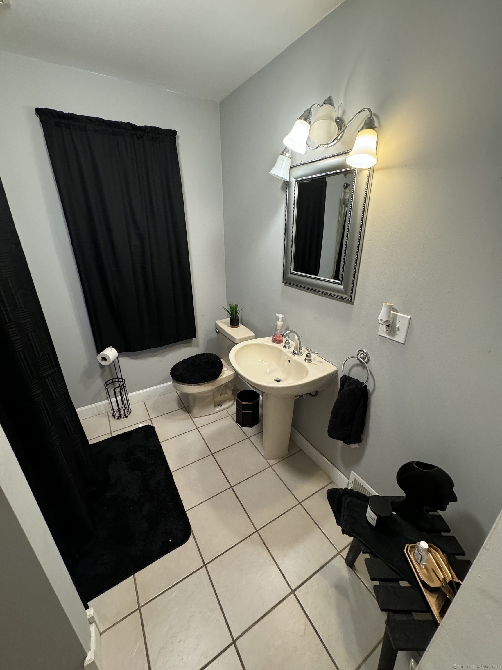 54 Woodlawn Avenue Ansonia CT 06401