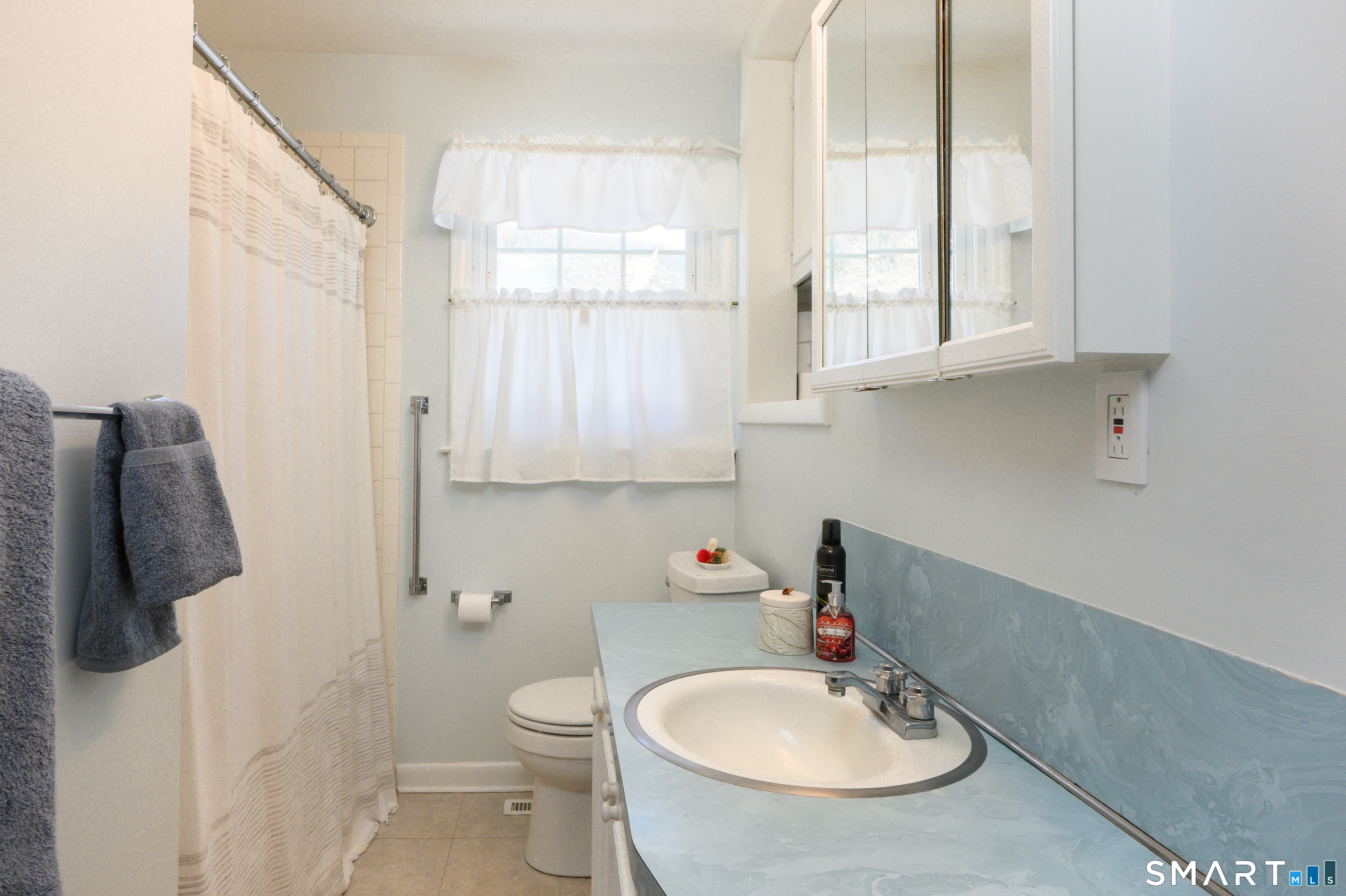 76 South Kent Road Kent CT 06757