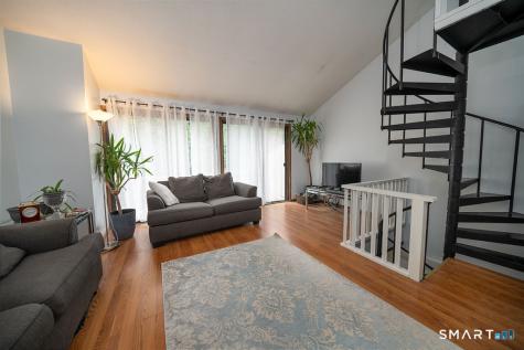 32 Saginaw Trail Guilford CT 06437