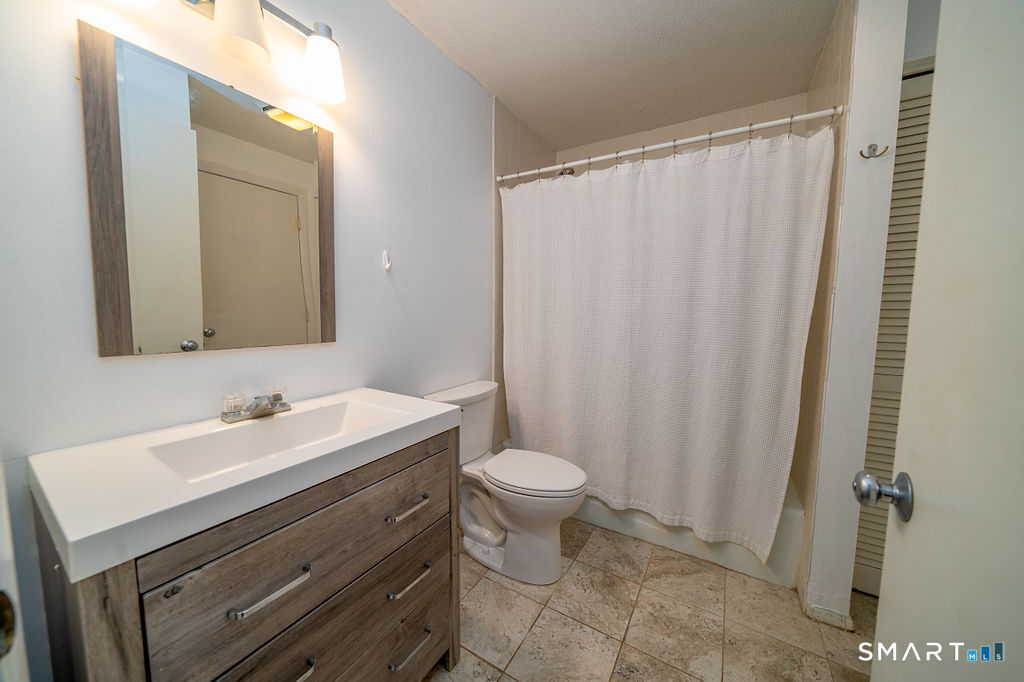 32 Saginaw Trail Guilford CT 06437