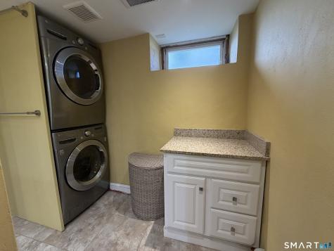 15 Overland Avenue Bridgeport CT 06606